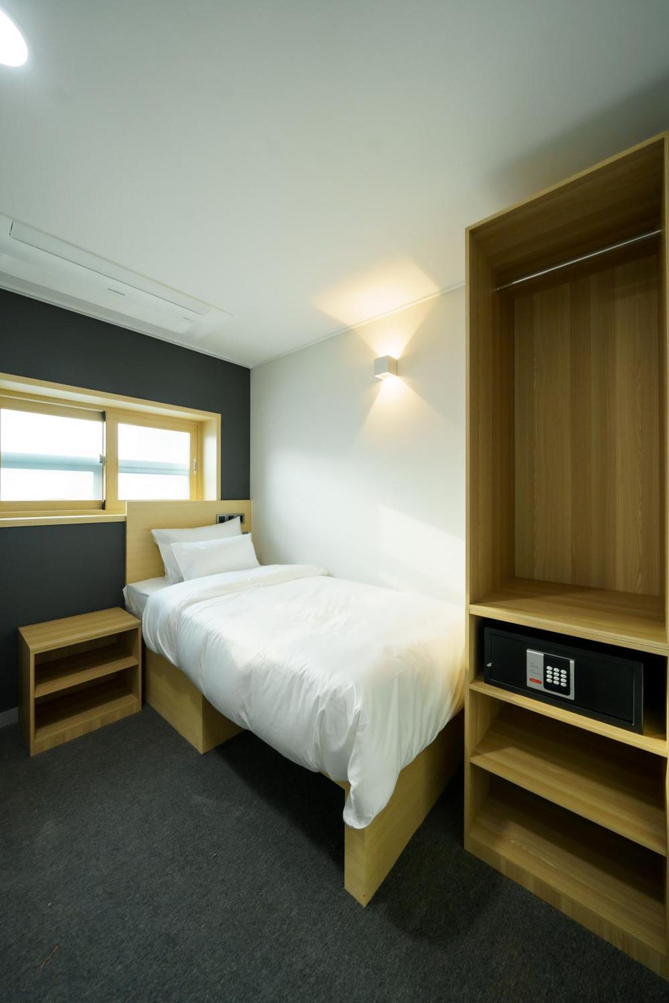 The Stay Hue Myeongdong Seoul Exterior photo