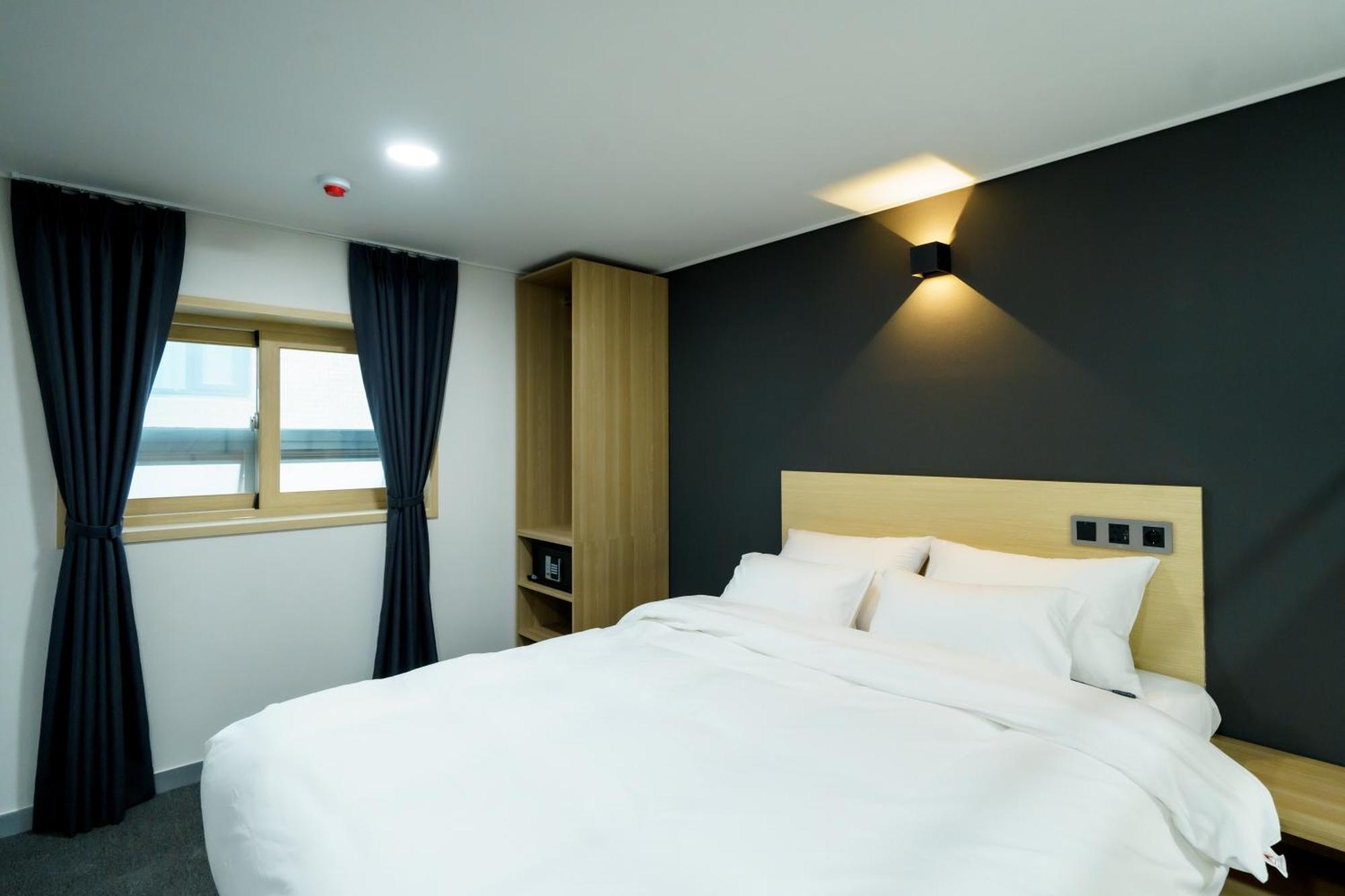 The Stay Hue Myeongdong Seoul Exterior photo