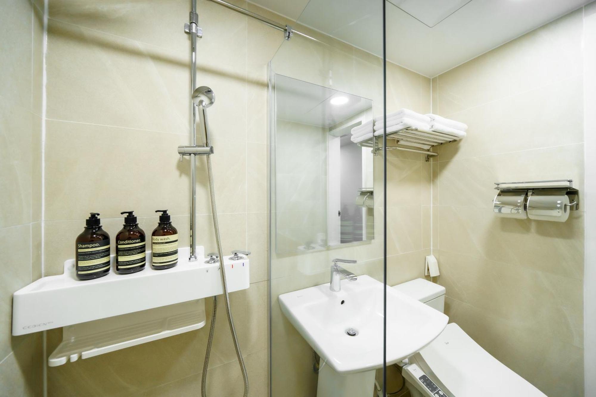 The Stay Hue Myeongdong Seoul Exterior photo